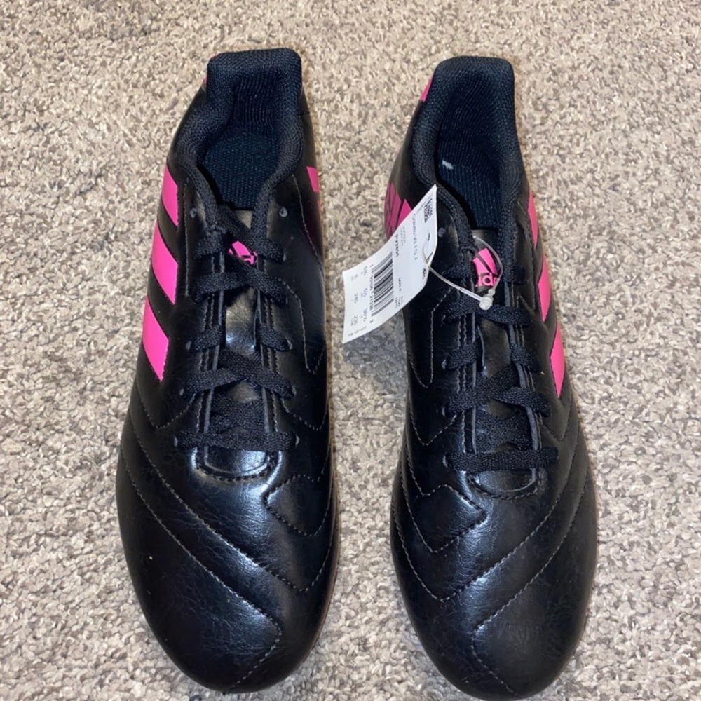 New youth adidas soccer cleats size 6